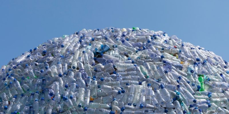 CAMEROUN : à Bertoua, Stricam valorisera 40 tonnes de ses déchets plastiques par jour©Frankvr/Shutterstock