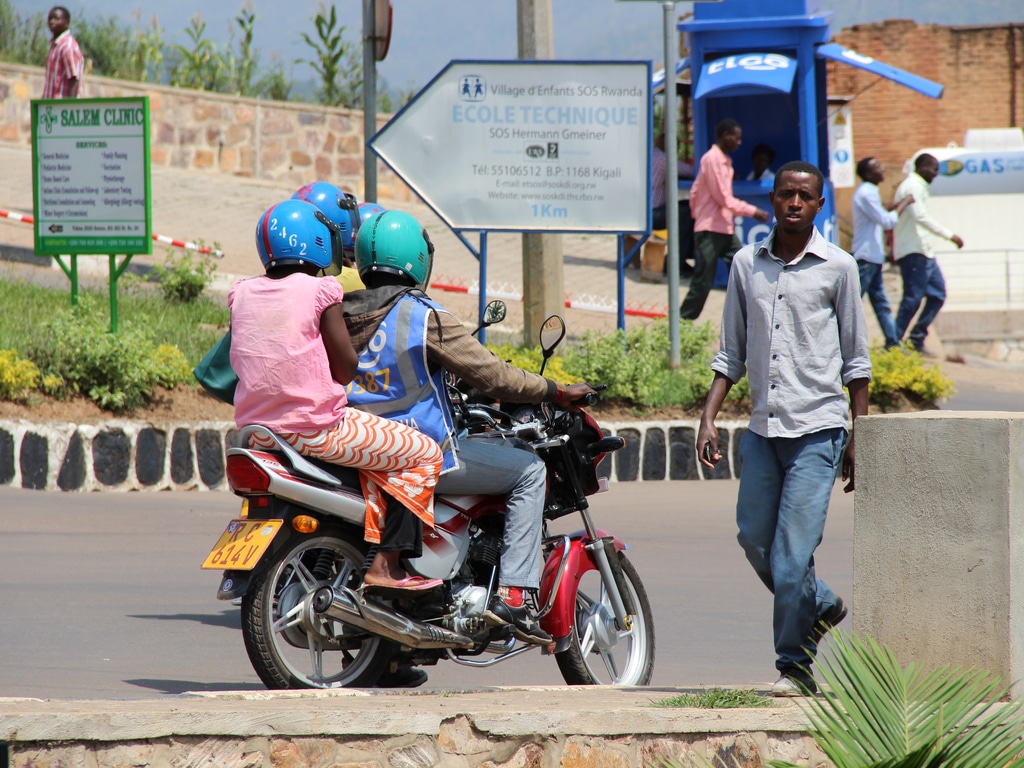 NIGERIA : un partenariat pour le déploiement de motos électriques à Abuja dès 2023©Sarine Arslanian/Shutterstock