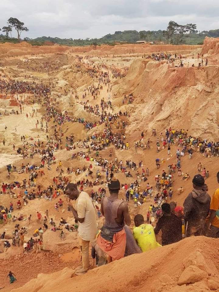 CAMEROUN : une société minière chinoise traduite en justice pour meurtre et pollution©Boris Ngounou