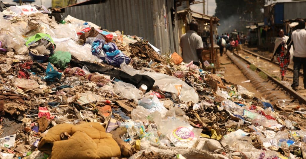 AFRIQUE : l’urgence de changer les paradigmes dans la gestion des déchets ©Luvin Yash/Shutterstock
