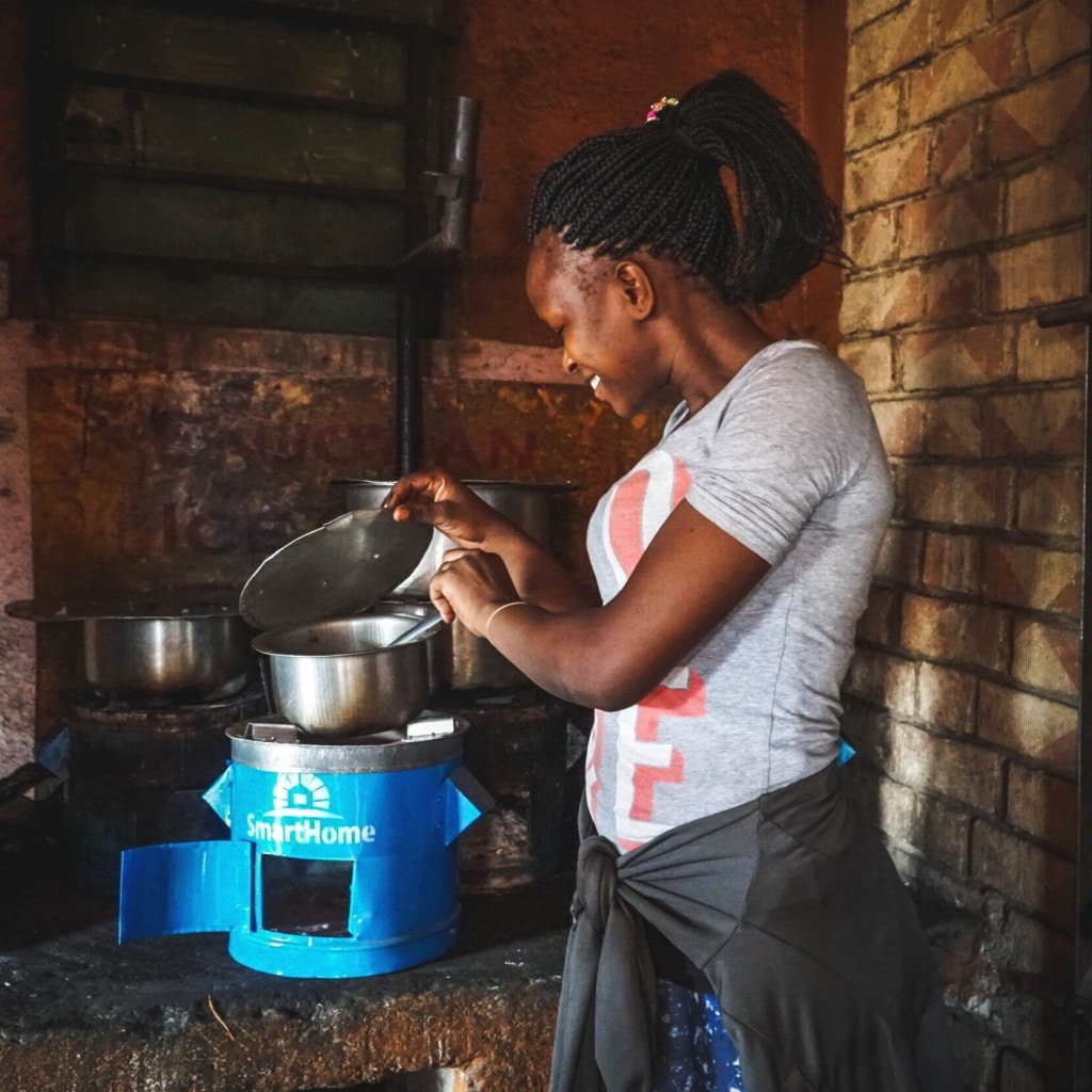 MALAWI: myclimate and UpEnergy join forces to distribute green cookers ©UpEnergy