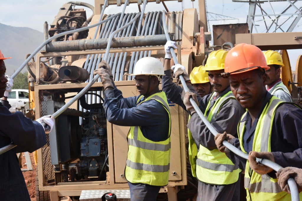 CÔTE D’IVOIRE : le FAD débloque 10,5 M$ pour l’électrification de 739 localités © Miaron Billy/Shutterstock