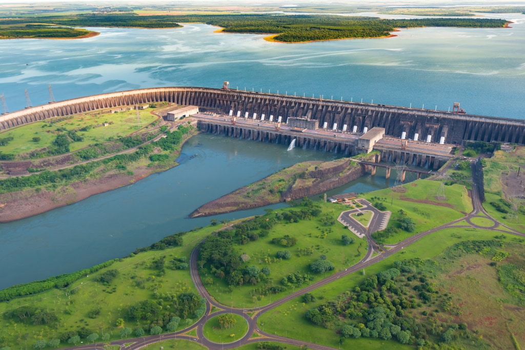 MOZAMBIQUE: 7 companies in the running for the Mphanda Nkuwa hydroelectric mega-project© Jose Luis Stephens/Shutterstock
