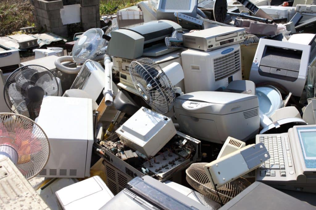 SÉNÉGAL : vers la réglementation de la gestion des déchets électroniques ©akiyoko/Shutterstock