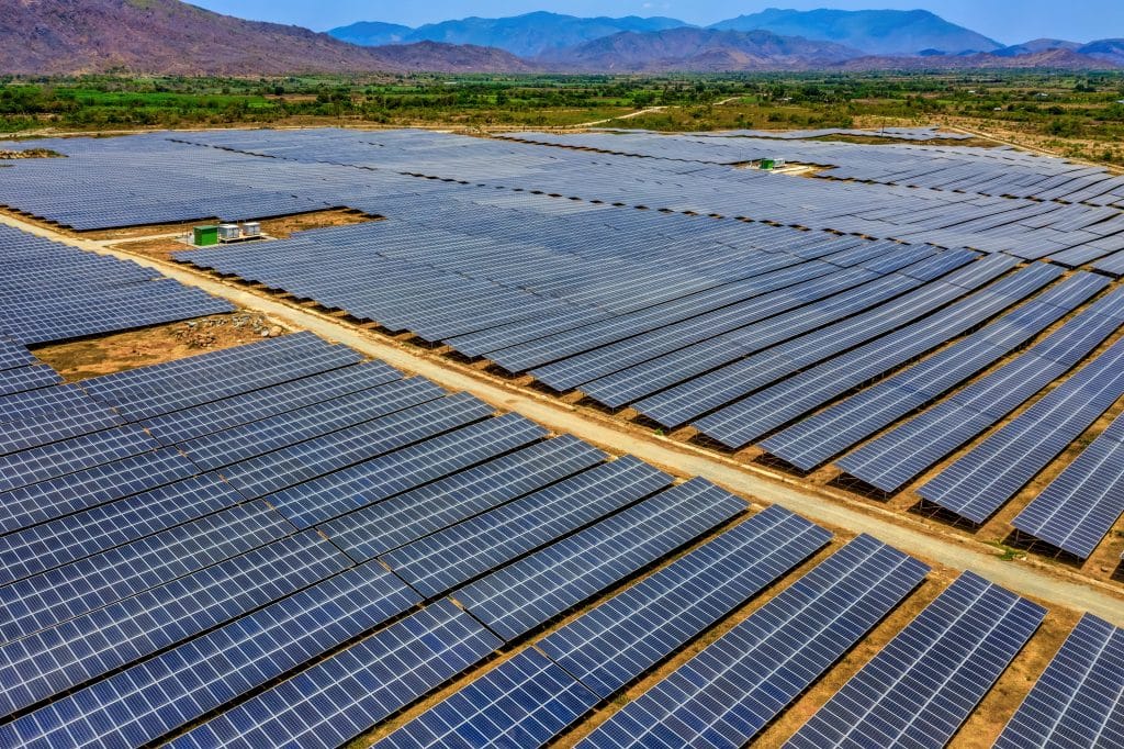 CEDEAO : vers la construction d’un parc solaire de 150 MWc connecté sur le WAPP© Nguyen Quang Ngoc Tonkin/Shutterstock