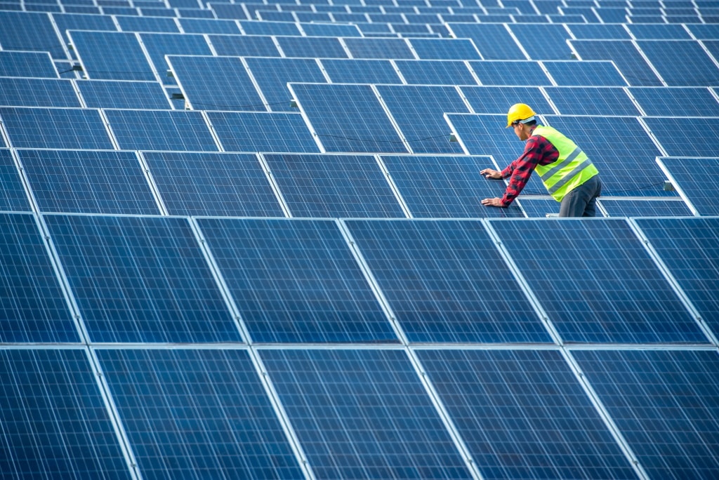 ÉGYPTE : KarmSolar obtient un crédit de 2 M$ pour le stockage de l’énergie solaire © BELL KA PANG/Shutterstock