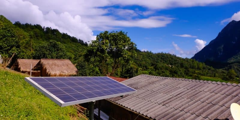 OUGANDA : le BGFA va subventionner 5 M$ pour les kits solaires de d.light et d’Engie © Khamkhlai Thanet/Shutterstock