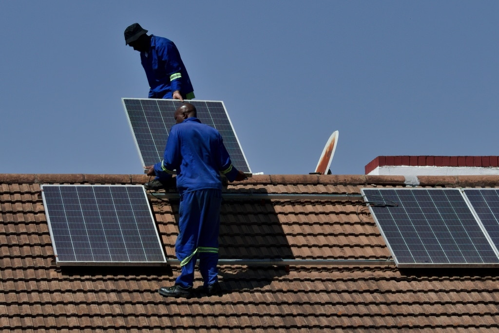 AFRICA: A call for projects to finance local off-grid companies © africasearching/Shutterstock