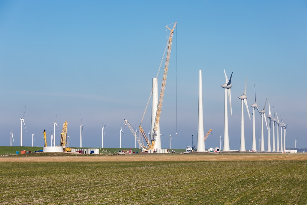 AFRIQUE DU SUD : EDF lance la construction du parc éolien de Coleskop de 140 MW© T.W. van Urk/Shutterstock