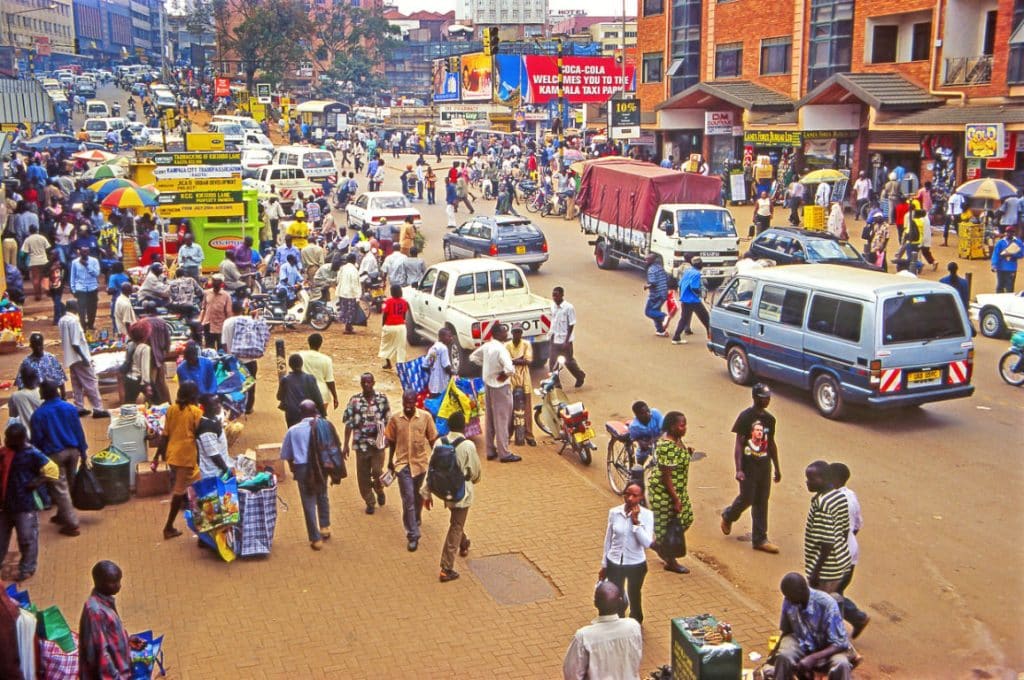 OUGANDA : les véhicules devront s’équiper de sacs poubelles dès le 1er avril 2023©Pecold/Shutterstock