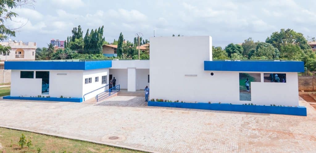 TOGO: a laboratory will certify the quality of drinking water from the Cacavéli plant ©AFD