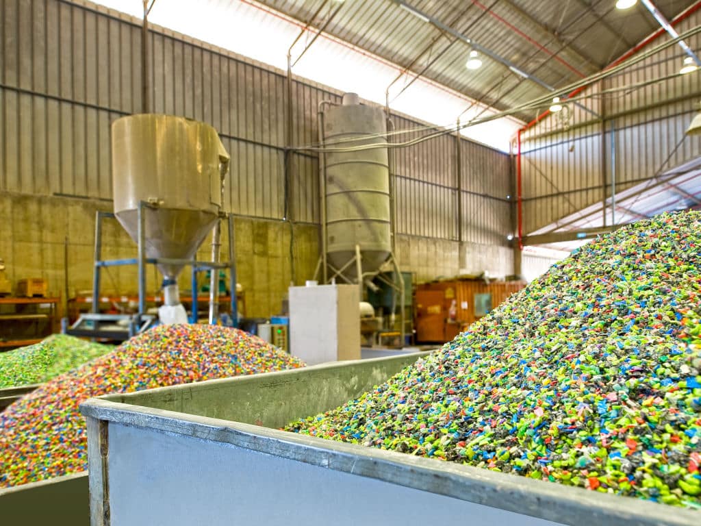 ÉGYPTE : trois usines de recyclage des déchets seront construites dans le Canal de Suez ©ImagineStock/Shutterstock