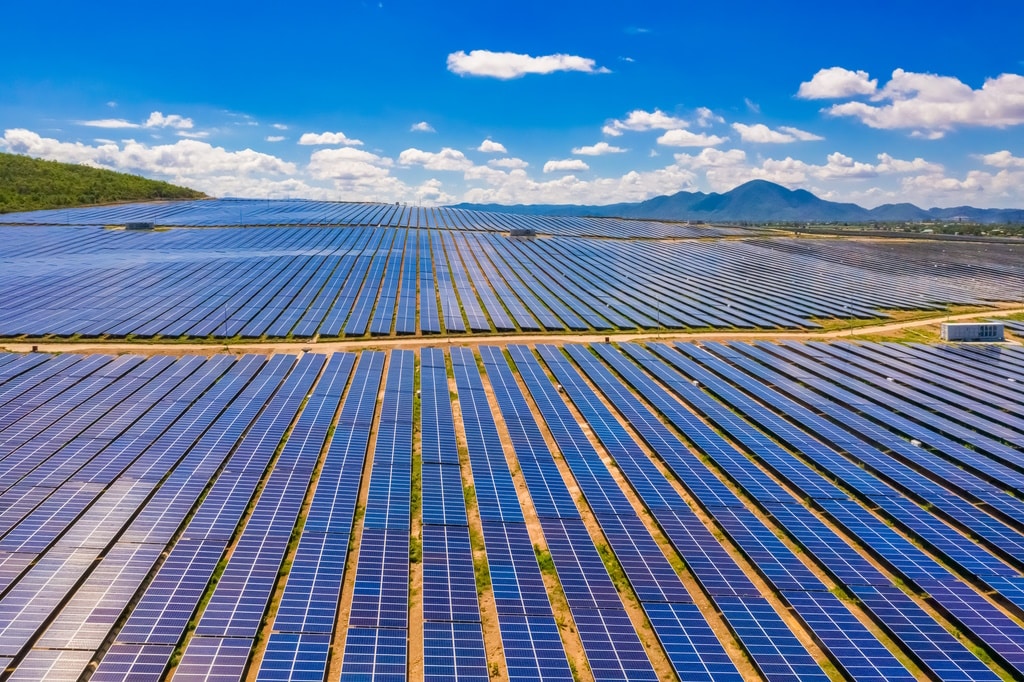 ANGOLA : US Exim Bank débloque 900 M$ pour deux centrales solaires, un record ©Nguyen Quang Ngoc Tonkin /Shutterstock