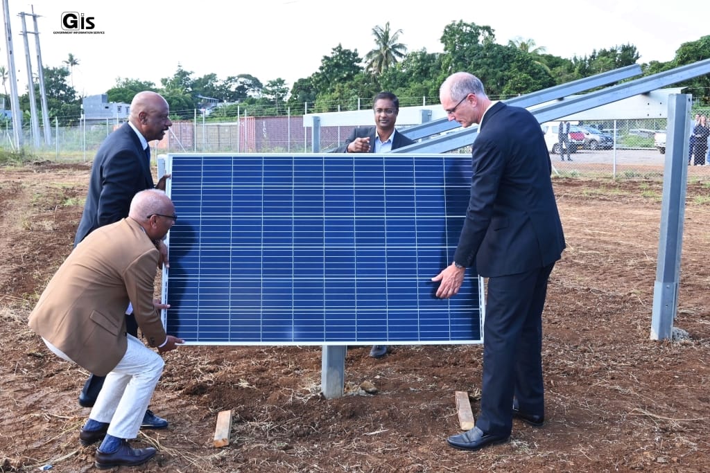 MAURICE : le chantier de la centrale solaire photovoltaïque d’Arsenal est lancé © Georges Pierre Lesjongard