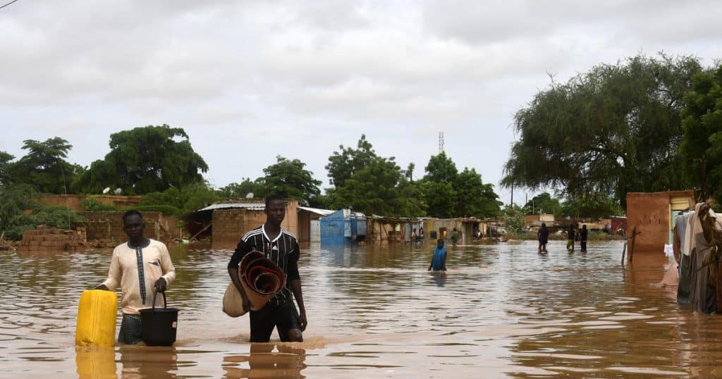 GUINÉE : à 50 km de Conakry, familles, bétail et infrastructures sous les eaux ©HCR