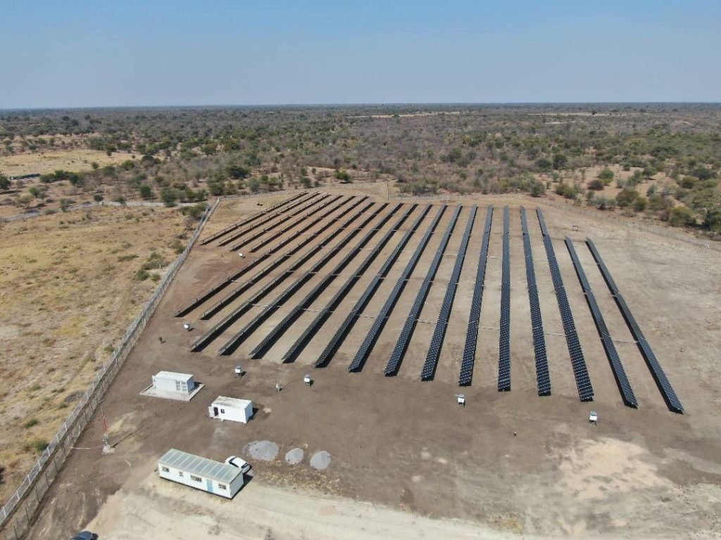 BOTSWANA : 1er PPP sur le solaire, les centrales de Bobonong et Shakawe en service © Sturdee Energy