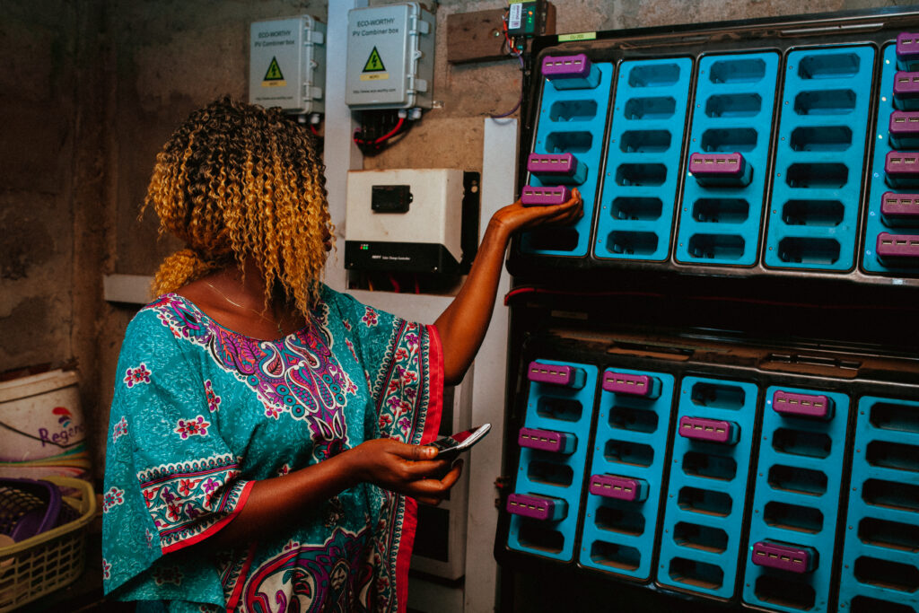 NIGERIA : 10 M$ seront alloués à la location des batteries électriques de Mobile Power © Crossboundary