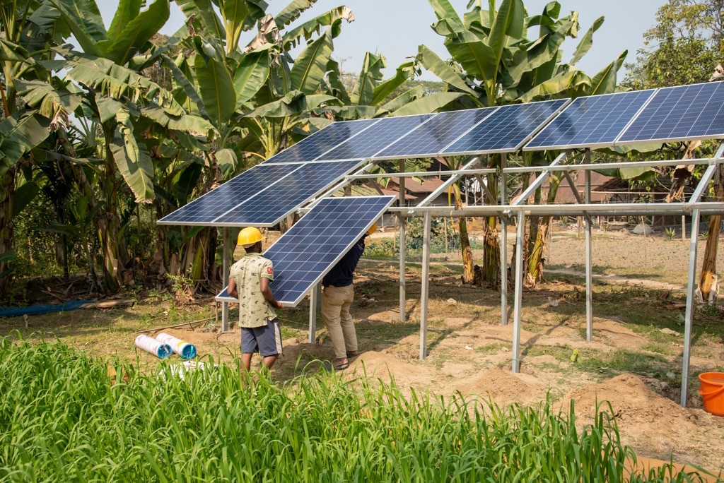 ZAMBIA: Oikocredit opens $2 million credit line for RDG solar systems © ARIJIT1604/Shutterstock