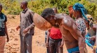 KENYA : le filtre à eau solaire « SafiSolar » fournit de l’eau potable à 250 ménages ©Oni Abimbola/Shutterstock