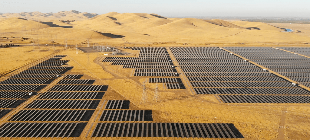 MAROC : 15 entreprises se qualifient pour le parc solaire Noor Midelt III de 400 MW © hafakot/Shutterstock