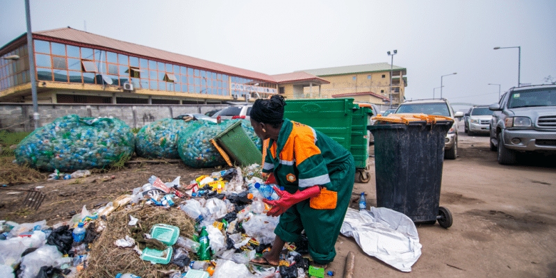AFRIQUE : quelles actions pour un continent moins pollué par les déchets en 2024 ? ©shynebellz/Shutterstock