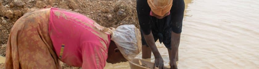 Ivory Coast: water pollution from illegal gold mining reaches 80% mark©Delali Adogla-Bessa/Shutterstock