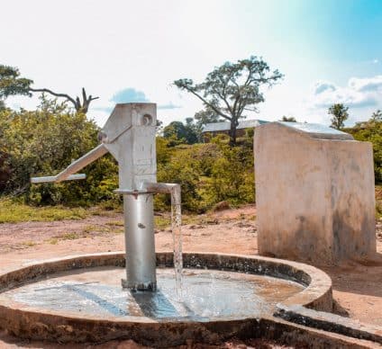 AFRICA: focus on two books on the challenges of water in urban areas ©Oni Abimbola/ Shutterstock