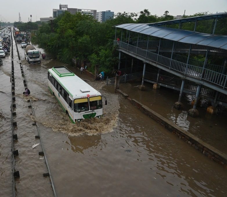 KENYA : un autobus emporté par les inondations, 51 passagers sauvés de justesse © Sudarshan Jha/Shutterstock